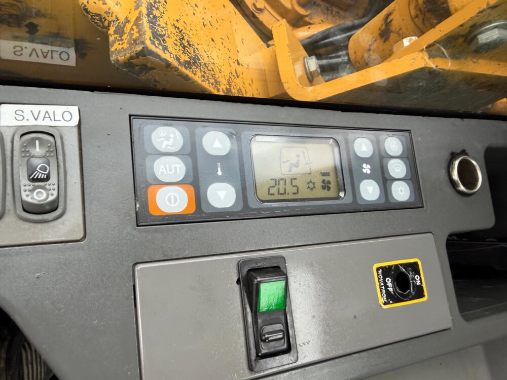 caterpillar-324-e-rupsgraafmachine-2