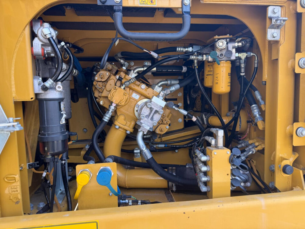 caterpillar-324-e-rupsgraafmachine-2