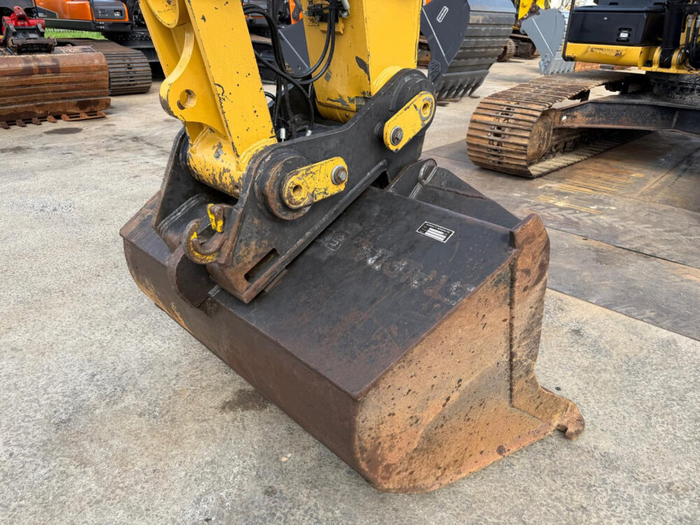 caterpillar-324-e-rupsgraafmachine-2