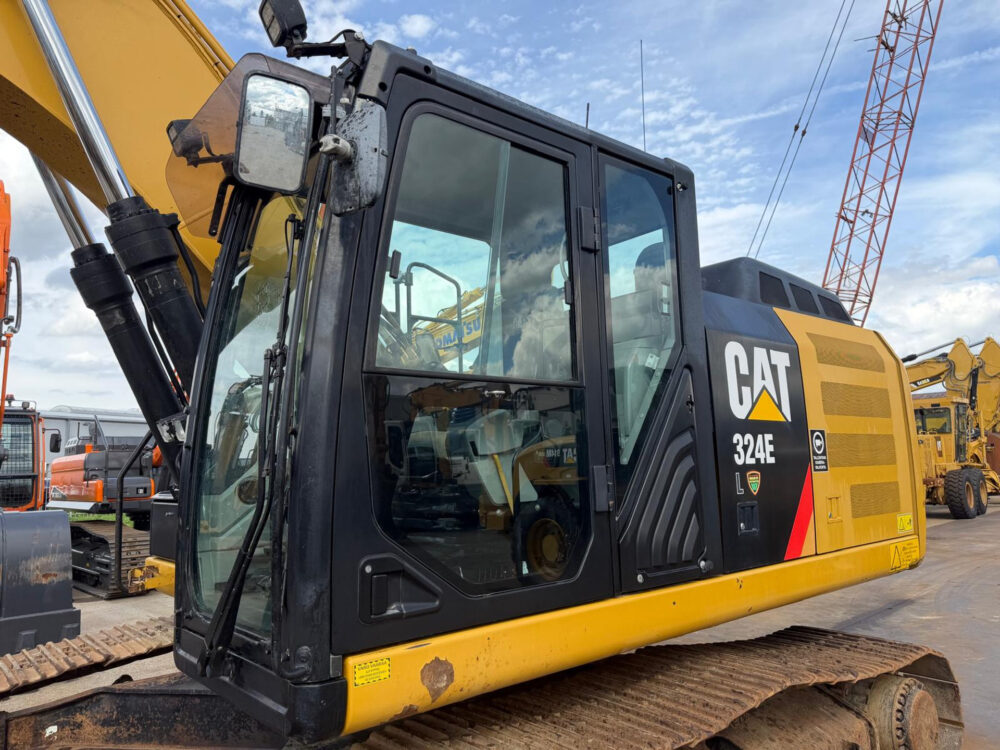 caterpillar-324-e-rupsgraafmachine-2