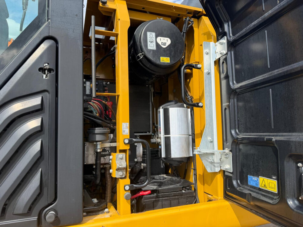 caterpillar-324-e-rupsgraafmachine-2