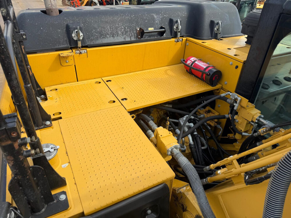 caterpillar-324-e-rupsgraafmachine-2