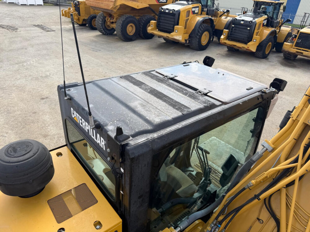 caterpillar-324-e-rupsgraafmachine-2