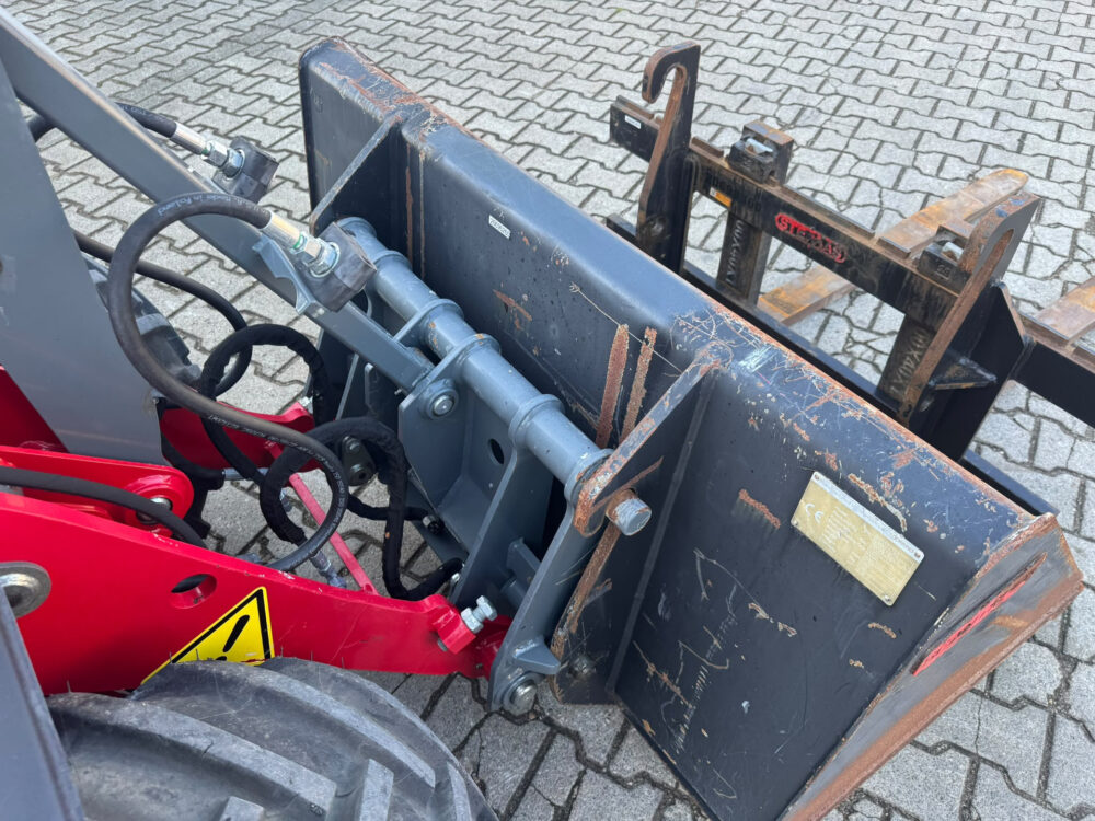 weidemann-1160e-electrische-minishovel-2