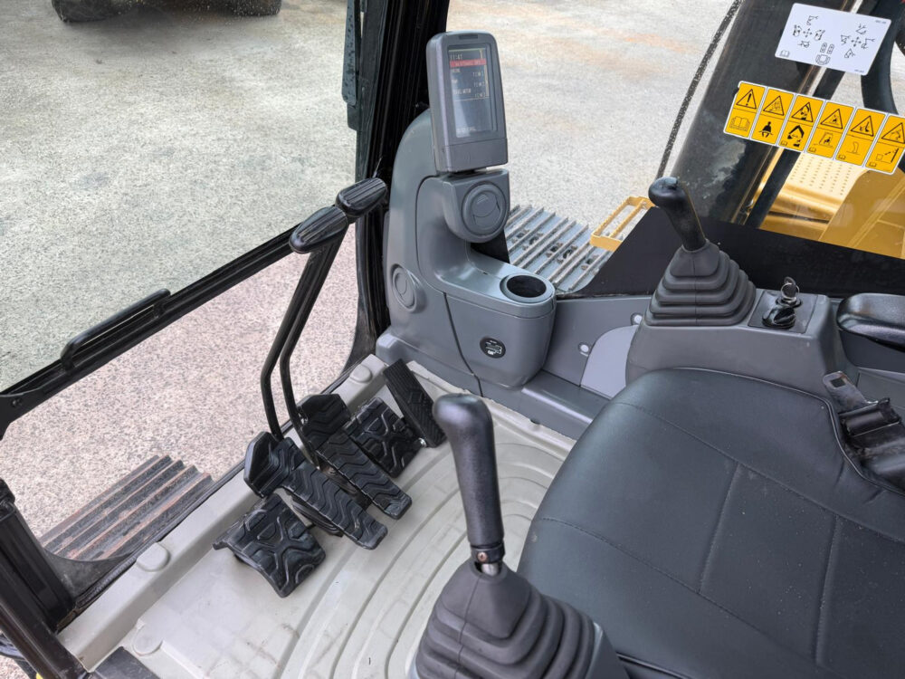 caterpillar-320-dl-rupsgraafmachine