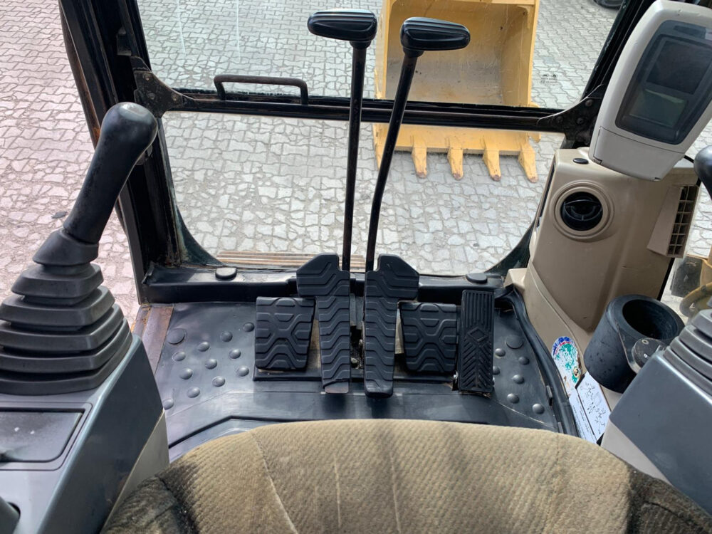 caterpillar-320-cl-rupsgraafmachine