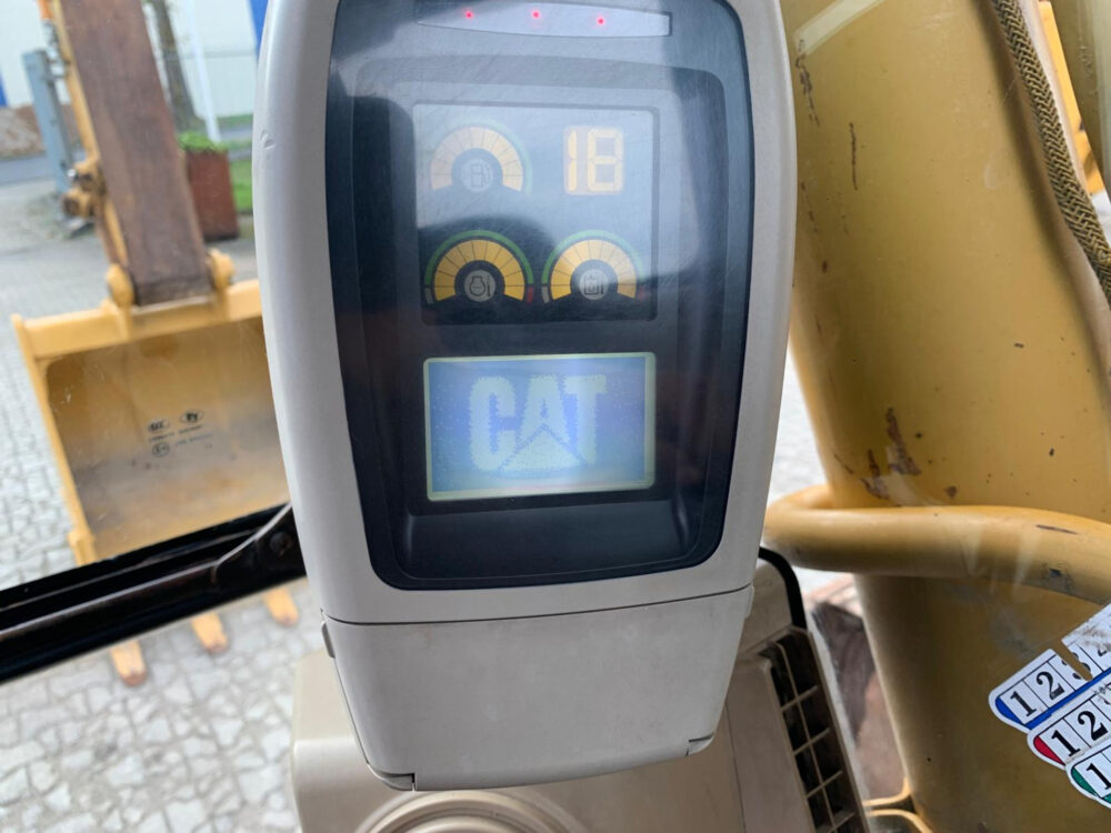 caterpillar-320-cl-rupsgraafmachine