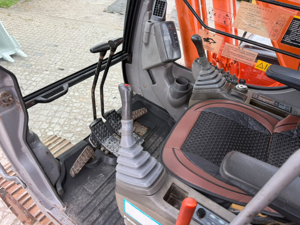 hitachi-zx210-lc-1-rupsgraafmachine