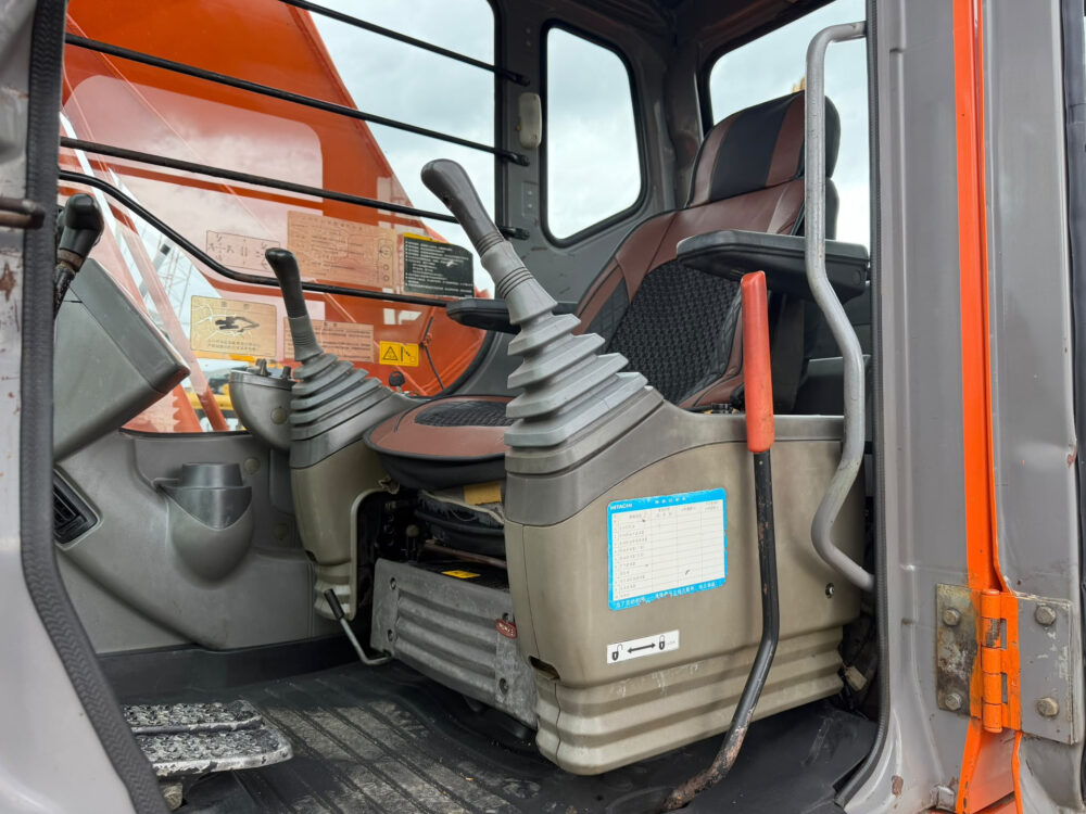 hitachi-zx210-lc-1-rupsgraafmachine