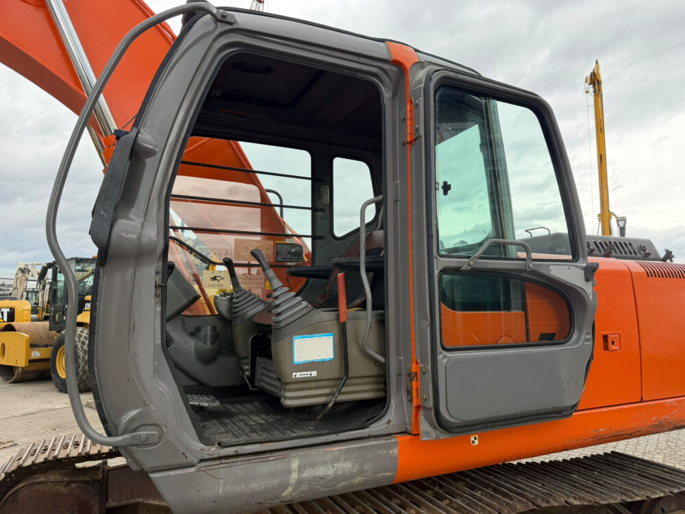 hitachi-zx210-lc-1-rupsgraafmachine