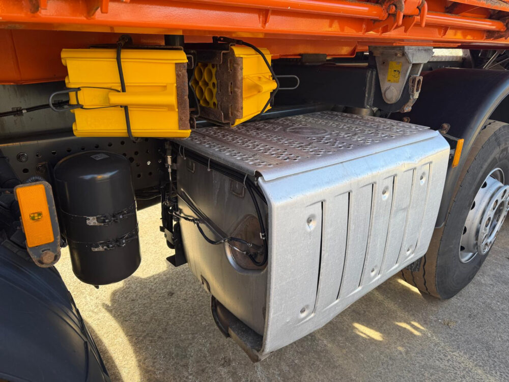 mercedes-benz-arocs-4148-k-8x4-kipper