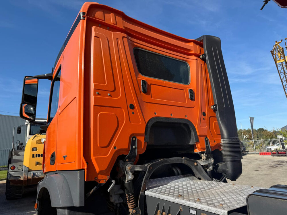 mercedes-benz-arocs-4148-k-8x4-manual