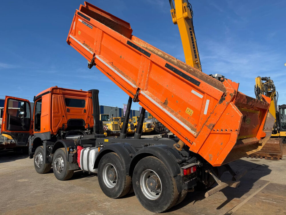 mercedes-benz-arocs-4148-k-8x4-manual