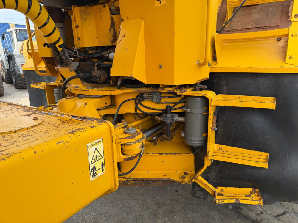 volvo-a35c-6x6-dumper