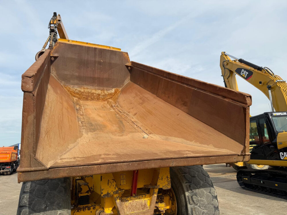 volvo-a35c-6x6-dumper