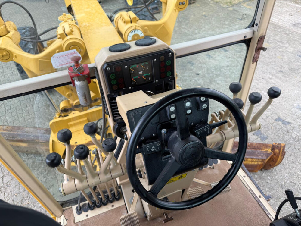 caterpillar-140k-grader-2