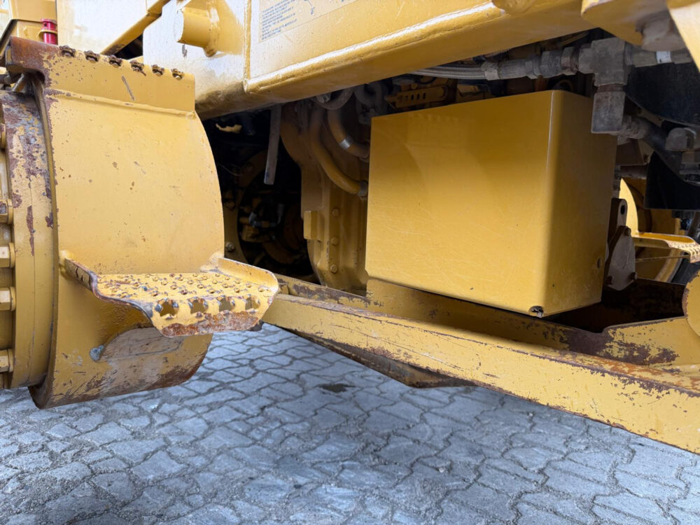 caterpillar-140k-grader-2