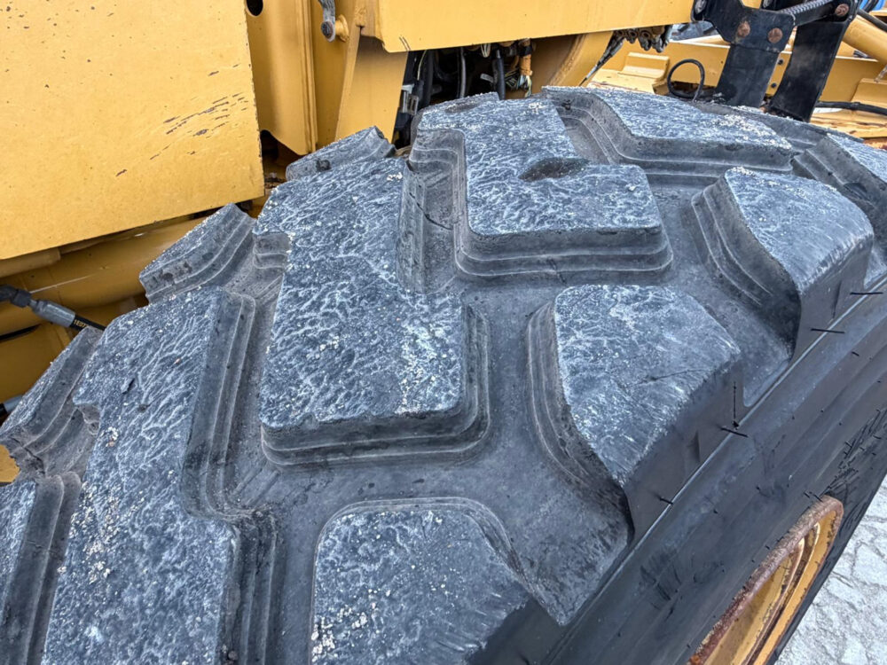 caterpillar-140k-grader-2