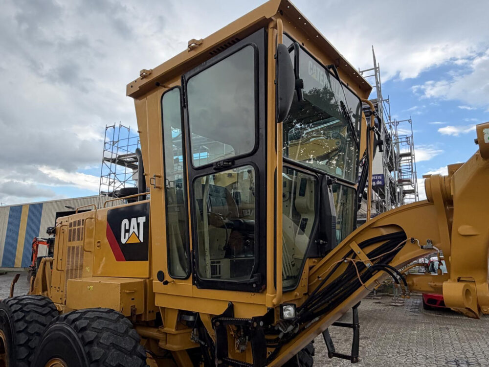 caterpillar-140k-grader-2