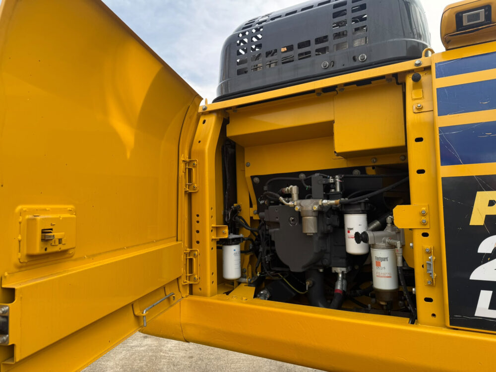 komatsu-pc210-11-rupsgraafmachine