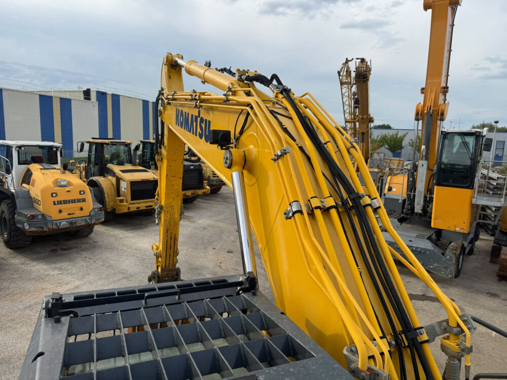 komatsu-pc210-11-rupsgraafmachine