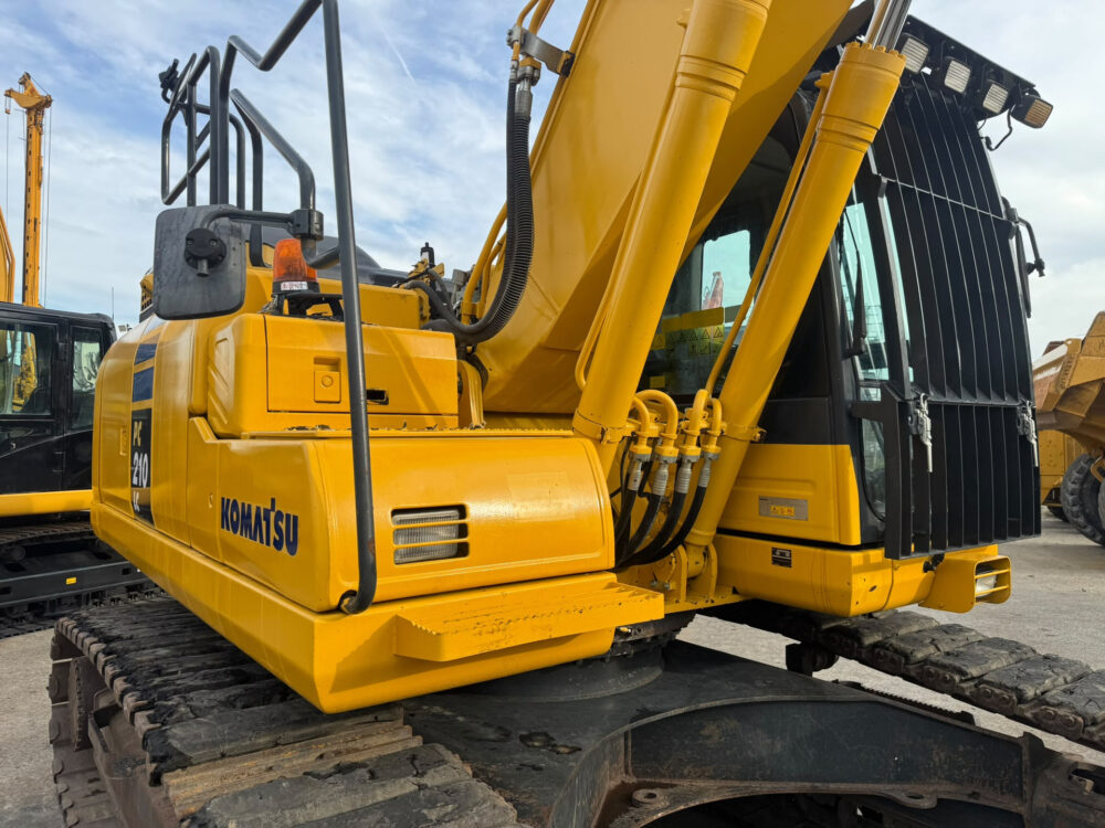 komatsu-pc210-11-rupsgraafmachine