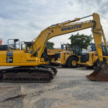 komatsu-pc210-11-rupsgraafmachine