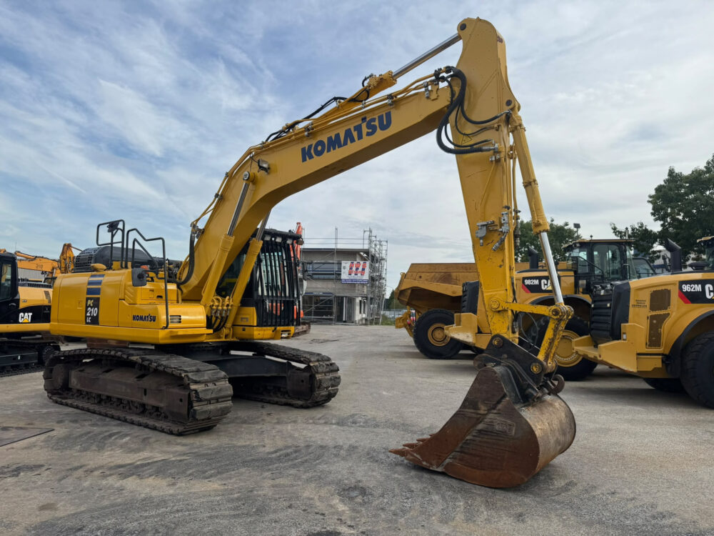 komatsu-pc210-11-rupsgraafmachine