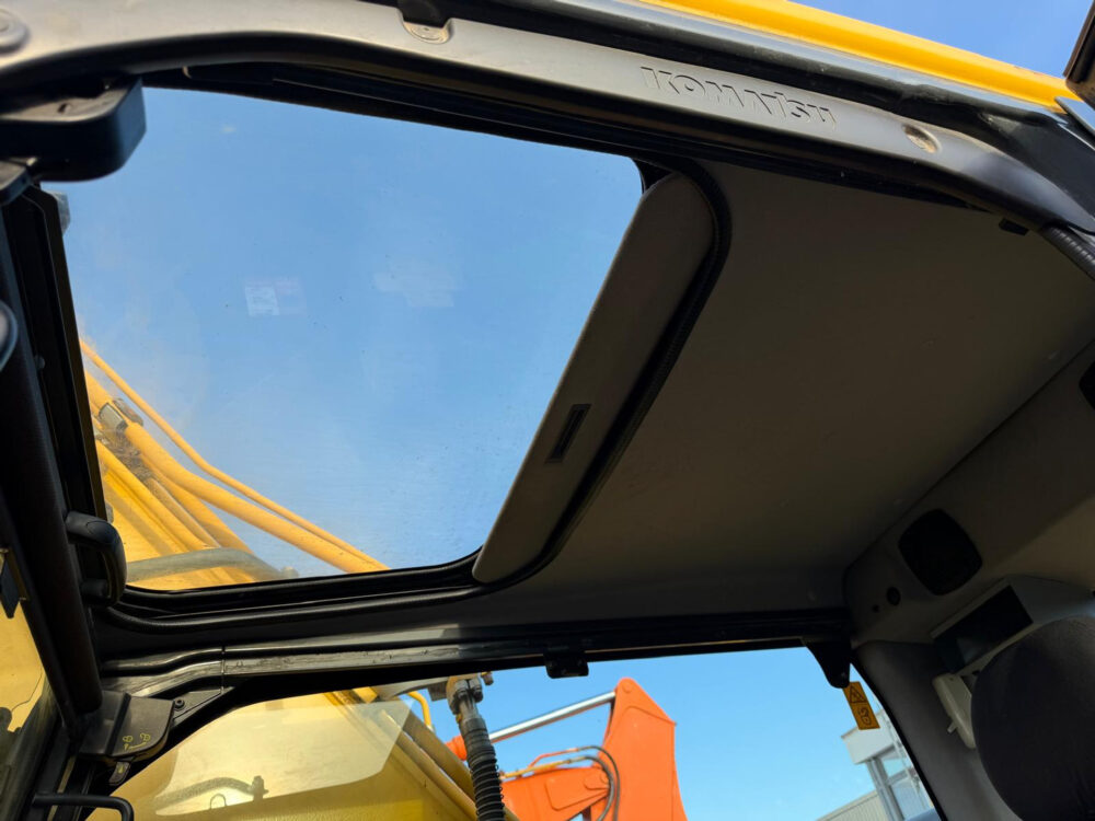 komatsu-pc210-11-rupsgraafmachine