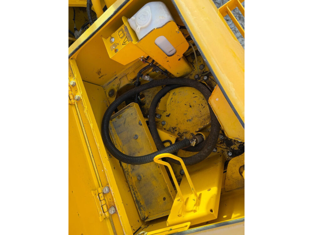 komatsu-pc210-11-rupsgraafmachine