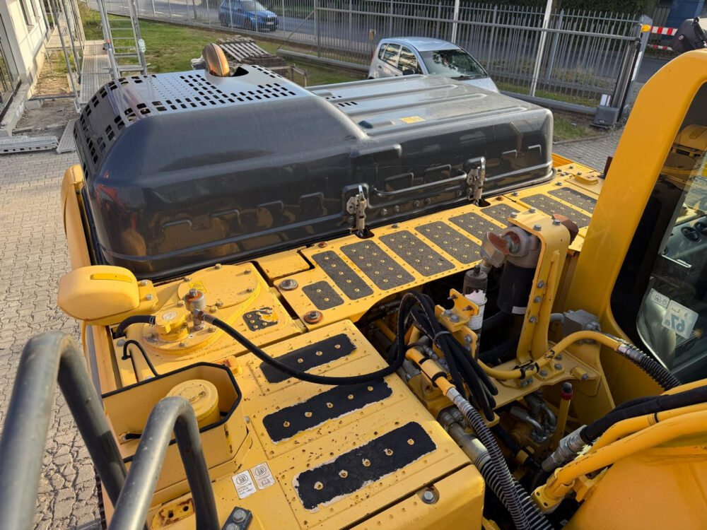 komatsu-pc210-11-rupsgraafmachine
