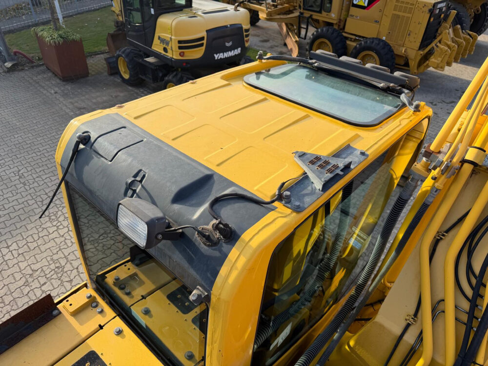 komatsu-pc210-11-rupsgraafmachine