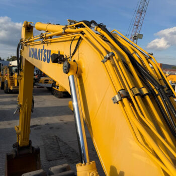 komatsu-pc210-11-rupsgraafmachine