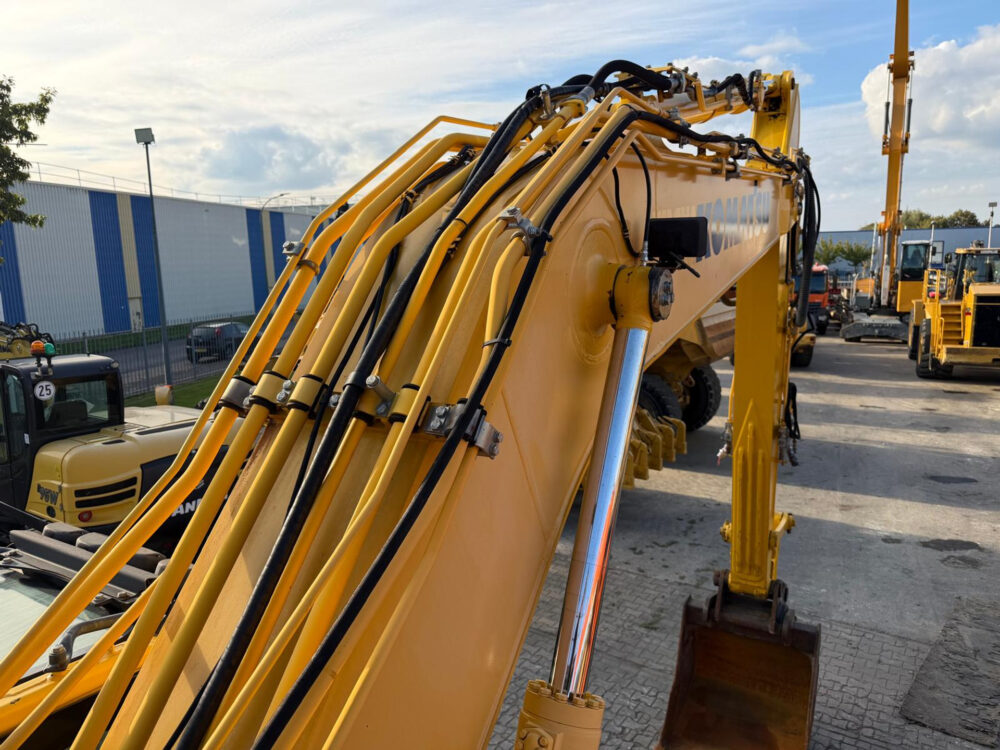 komatsu-pc210-11-rupsgraafmachine