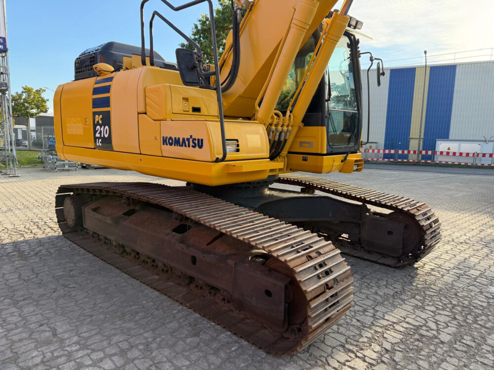 komatsu-pc210-11-rupsgraafmachine
