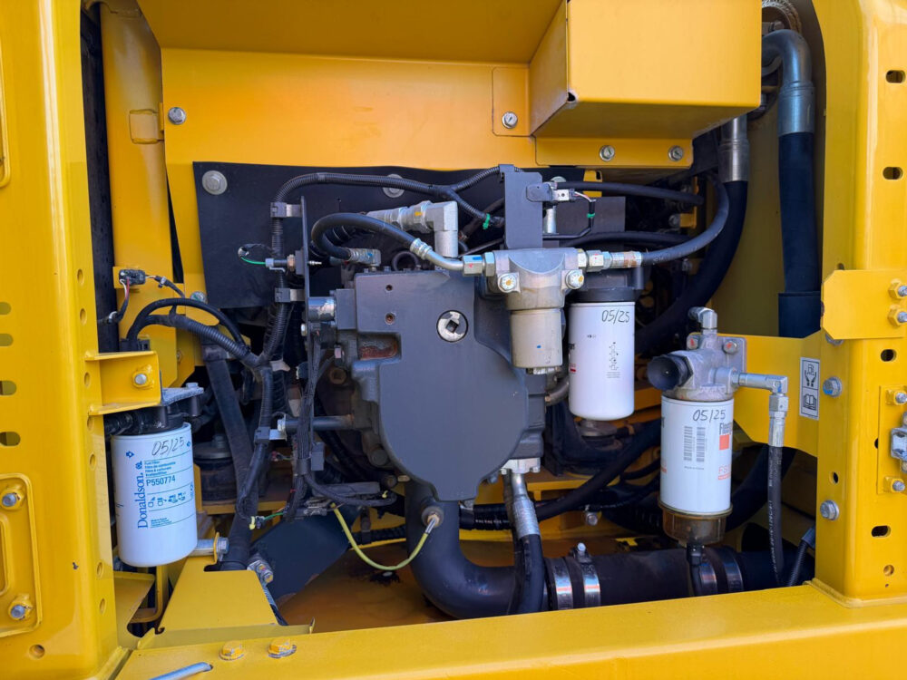 komatsu-pc210-11-rupsgraafmachine