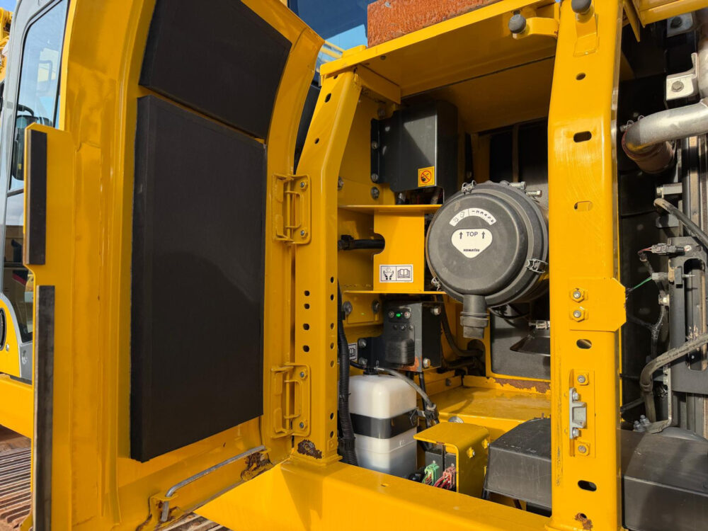 komatsu-pc210-11-rupsgraafmachine