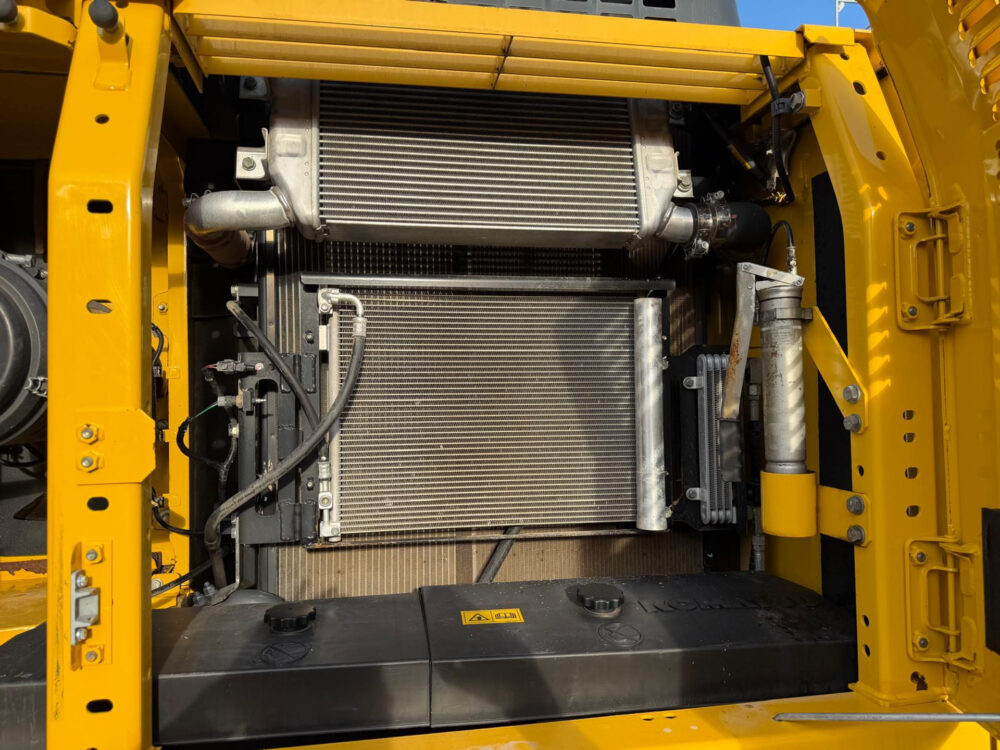 komatsu-pc210-11-rupsgraafmachine