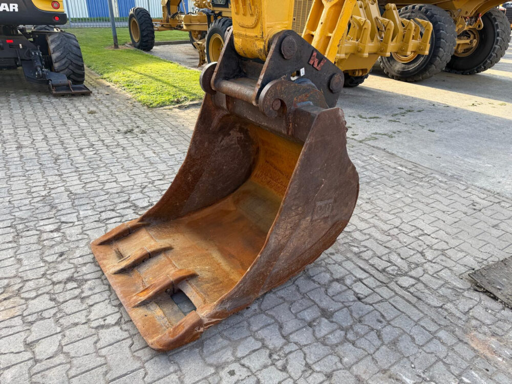 komatsu-pc210-11-rupsgraafmachine