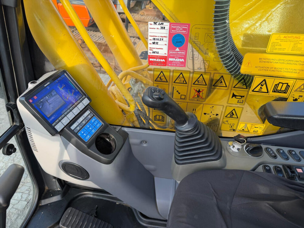 komatsu-pc210-11-rupsgraafmachine