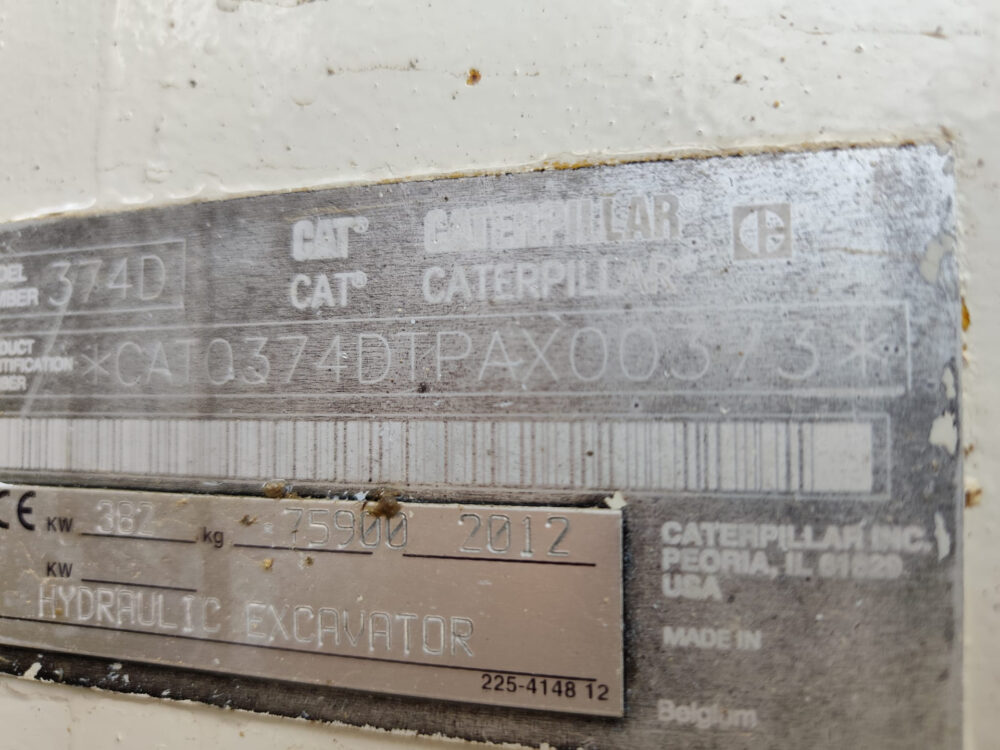 caterpillar-374-d-rupsgraafmachine