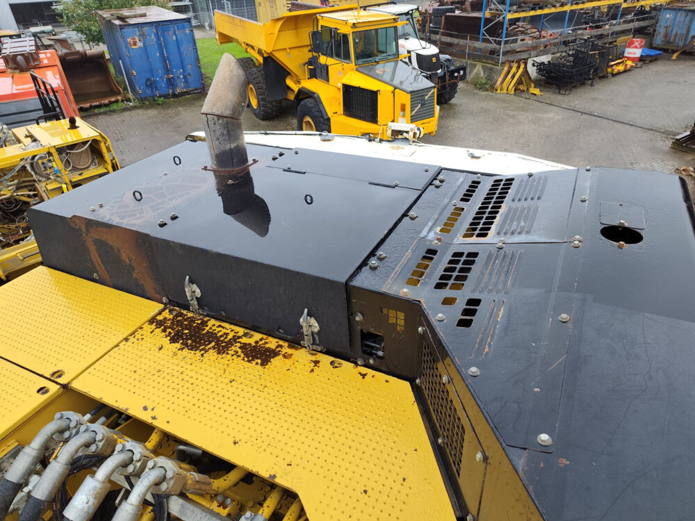 caterpillar-374-d-rupsgraafmachine