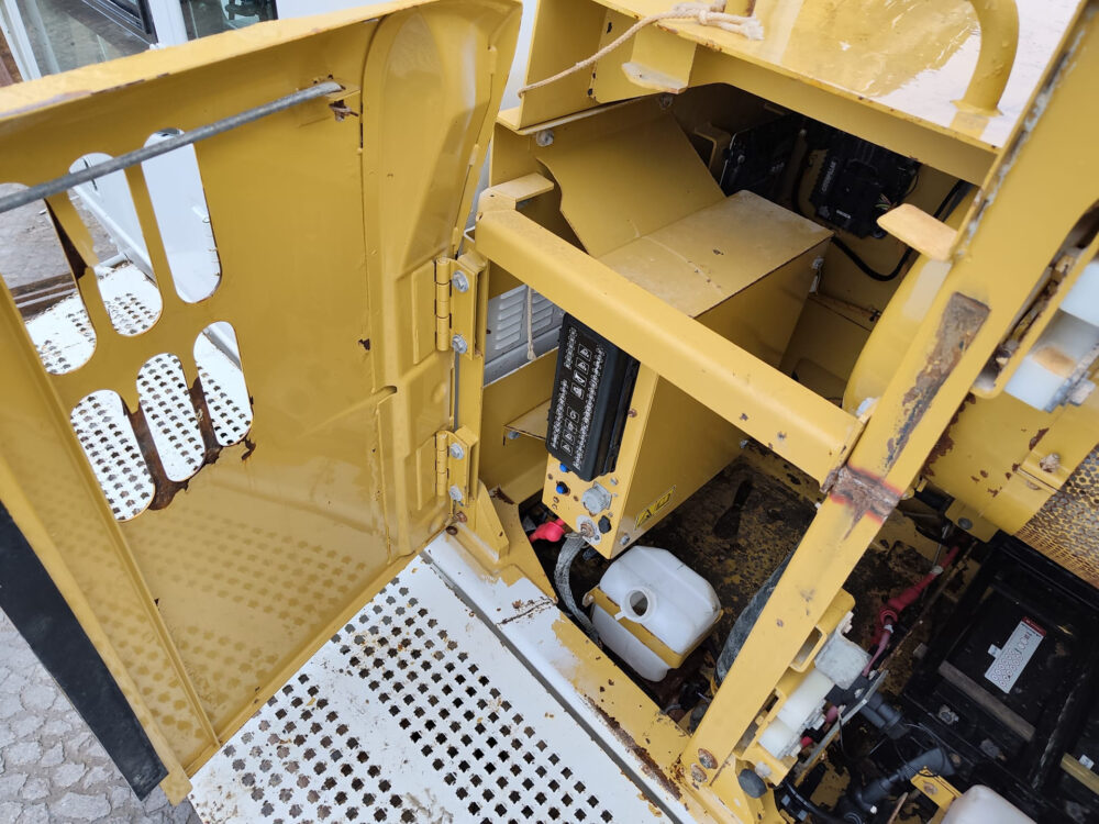 caterpillar-374-d-rupsgraafmachine