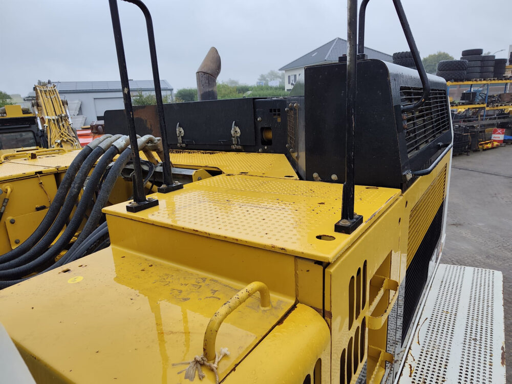 caterpillar-374-d-rupsgraafmachine