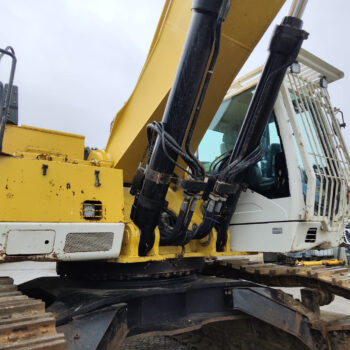 caterpillar-374-d-rupsgraafmachine
