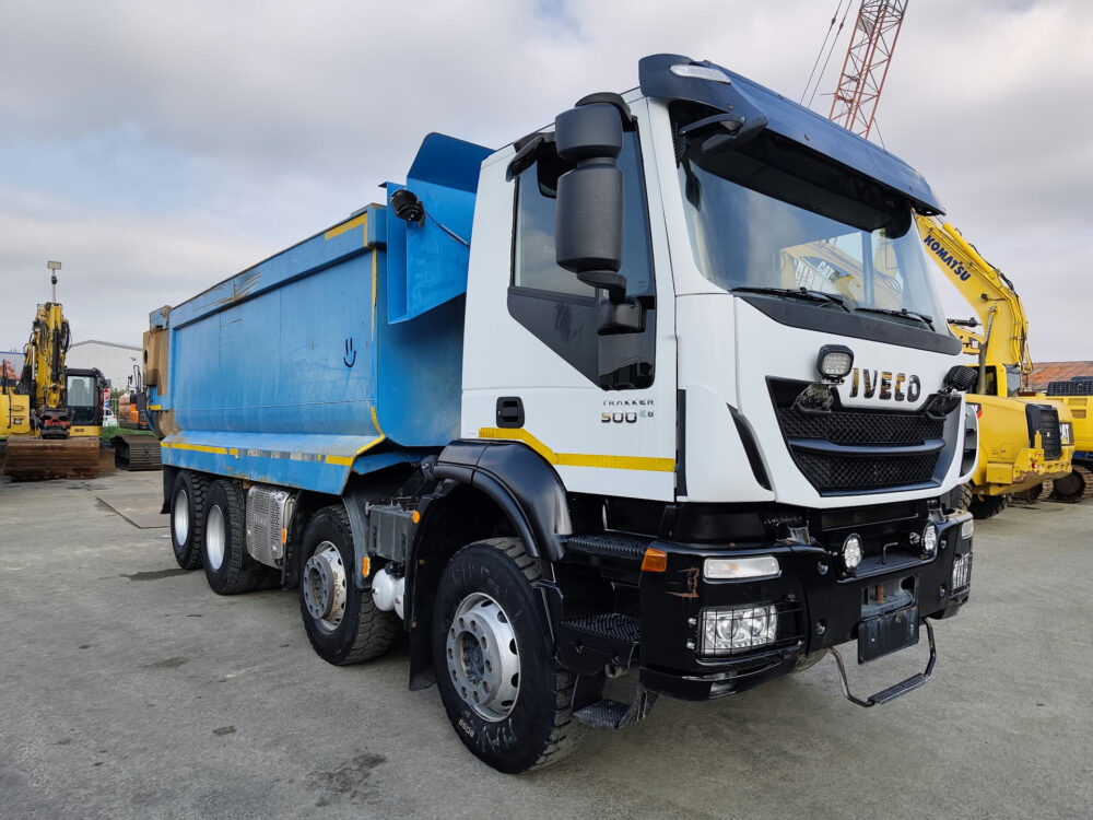 iveco-trakker-500-8x4-kipper-26-000km