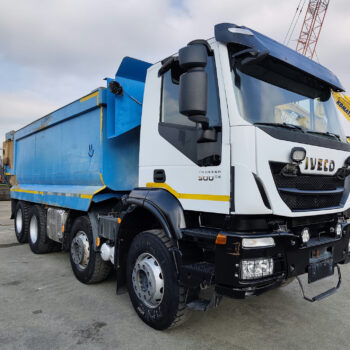 iveco-trakker-500-8x4-kipper-26-000km