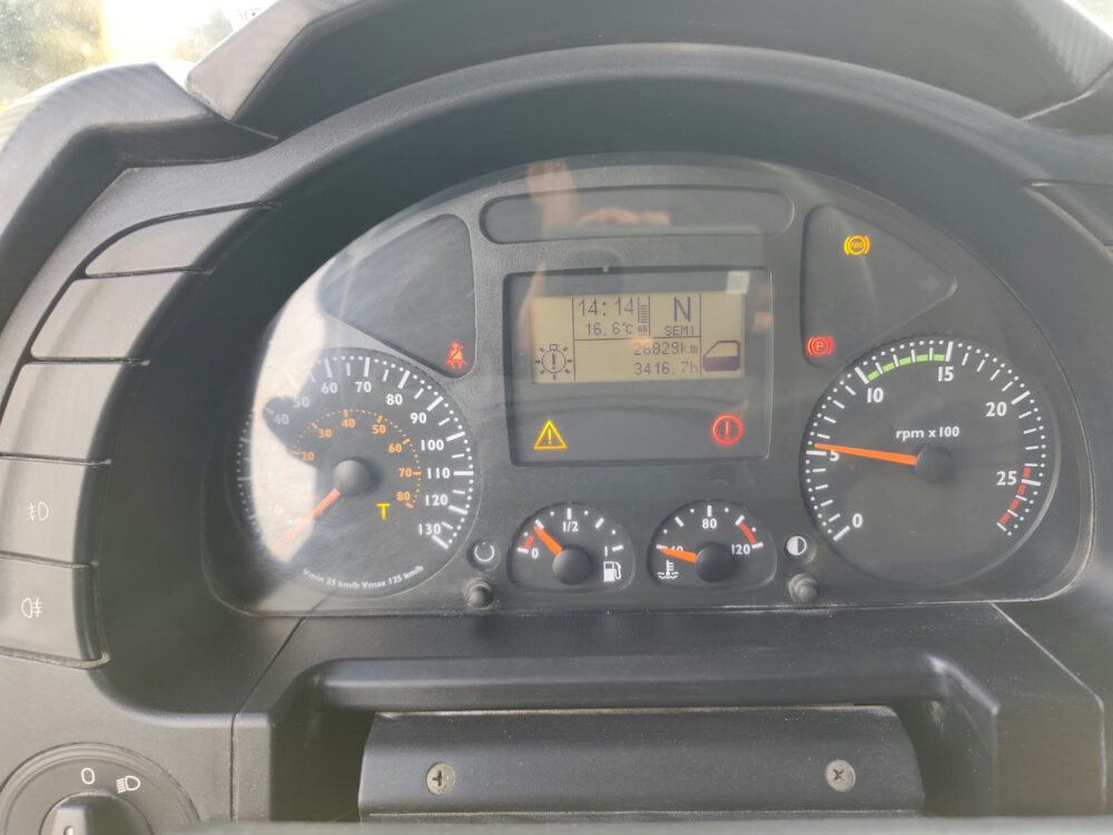 iveco-trakker-500-8x4-kipper-26-000km