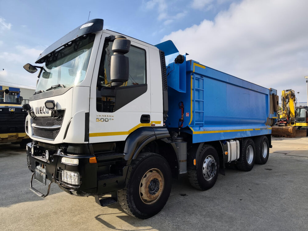 iveco-trakker-500-8x4-kipper-26-000km