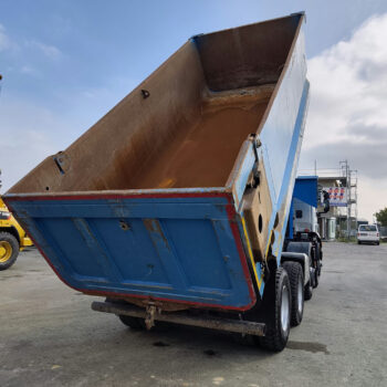 iveco-trakker-500-8x4-kipper-26-000km